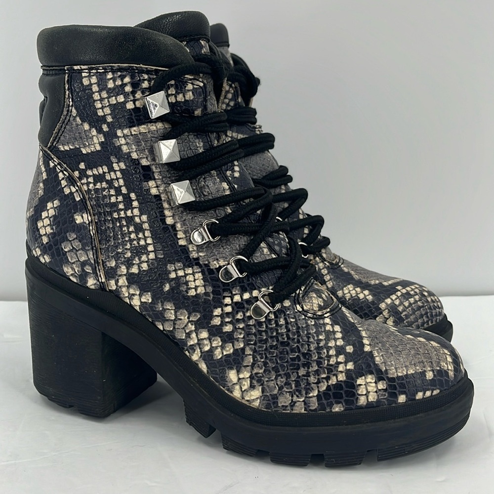 Marc Fisher Kini Lug Ankle Boots Snakeskin Leather Combat Lace Up Platform 6